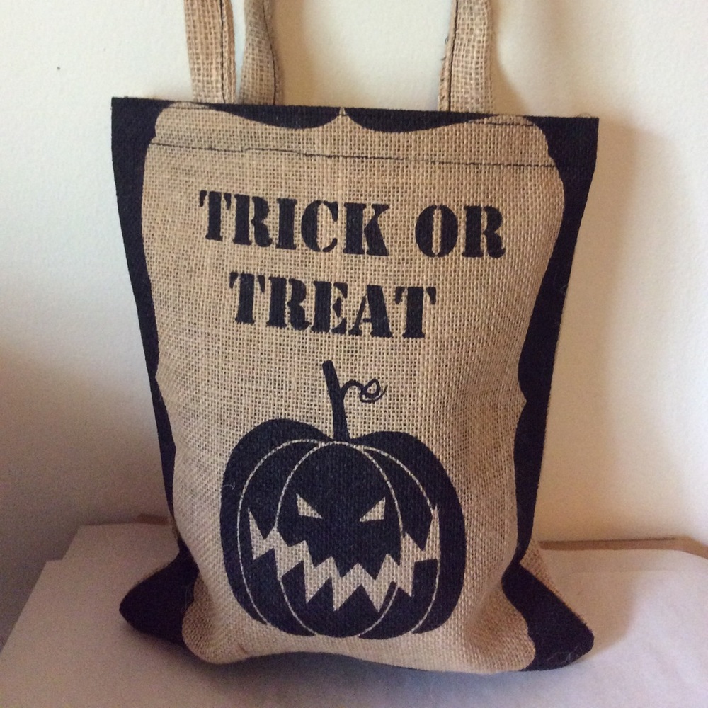 Burlap Halloween Trick or Treat Bag.